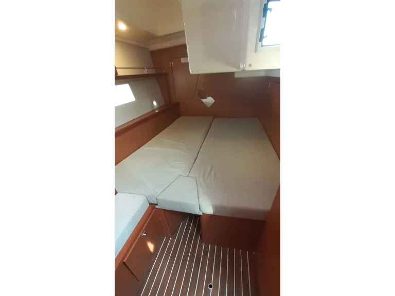 Wynajem Żaglowiec Bavaria z patentem 