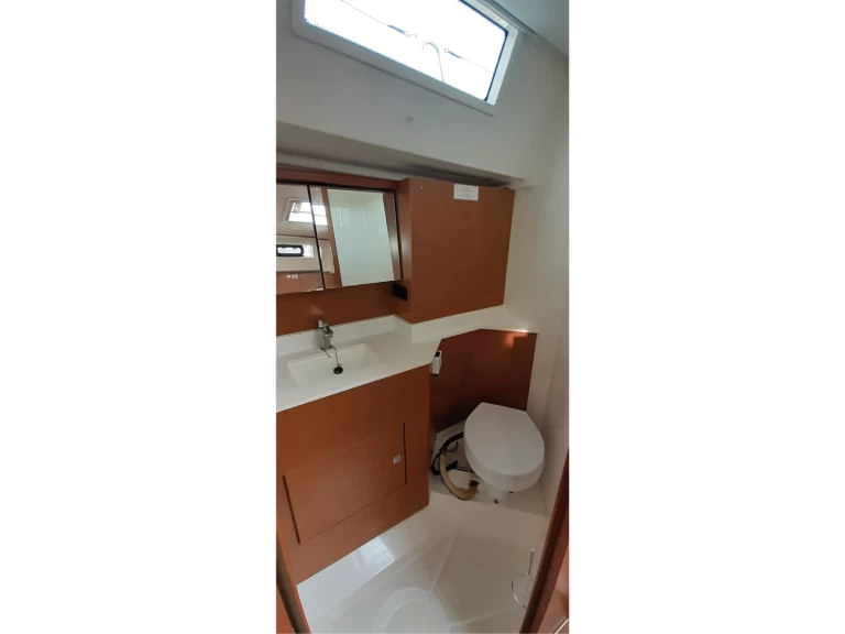 Żaglowiec do wynajmu w Cugnana Verde w najlepszej cenie