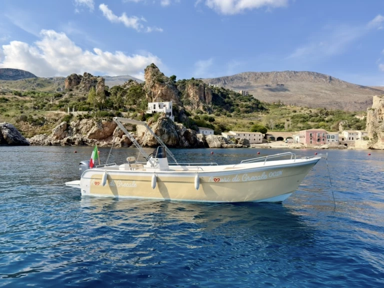 Wynajem Motorówka LIVER z patentem 