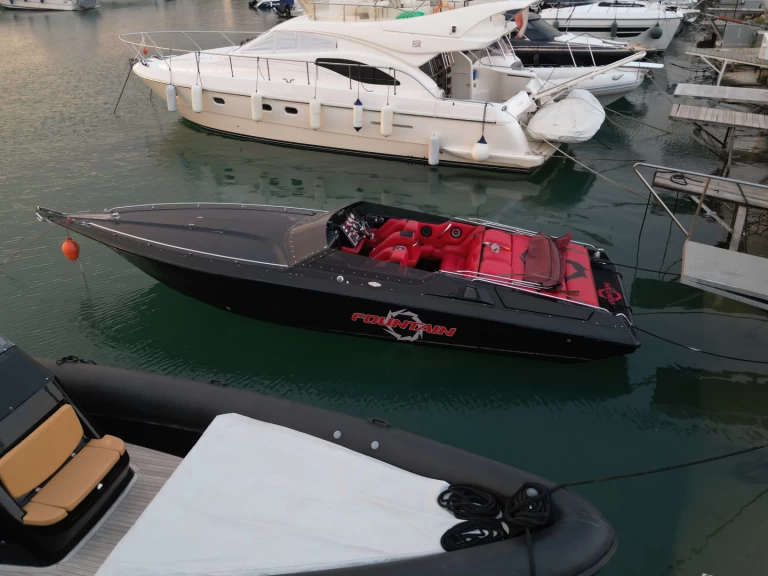 Wynajmij Fountain Fever 29 w Glyfada