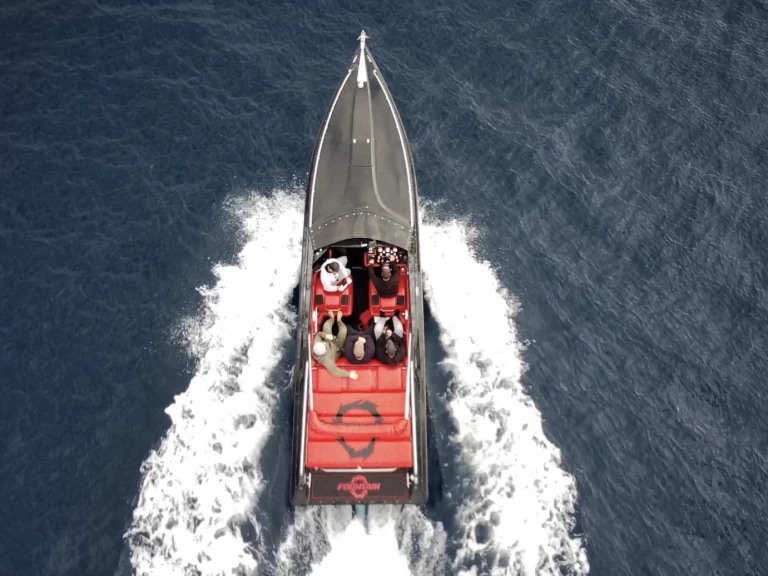 Wynajmij Motorówka z lub bez skippera Fountain w Glyfada