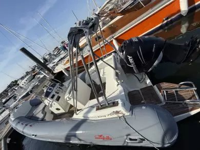 Nuova Jolly King 700 Rs między profesjonalistami a osobami prywatnymi w Arcachon