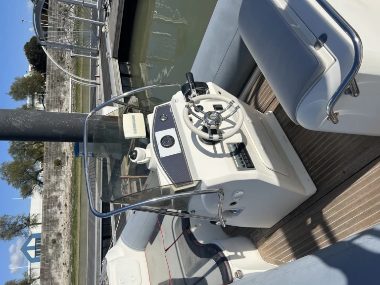 Łódż półsztywna do wynajmu w Arcachon w najlepszej cenie