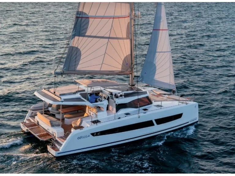 Wynajem Katamaran Fountaine Pajot z patentem 