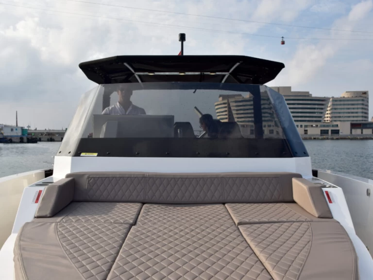 Wynajmij Motorówka z lub bez skippera DE ANTONIO Yachts w Mahon