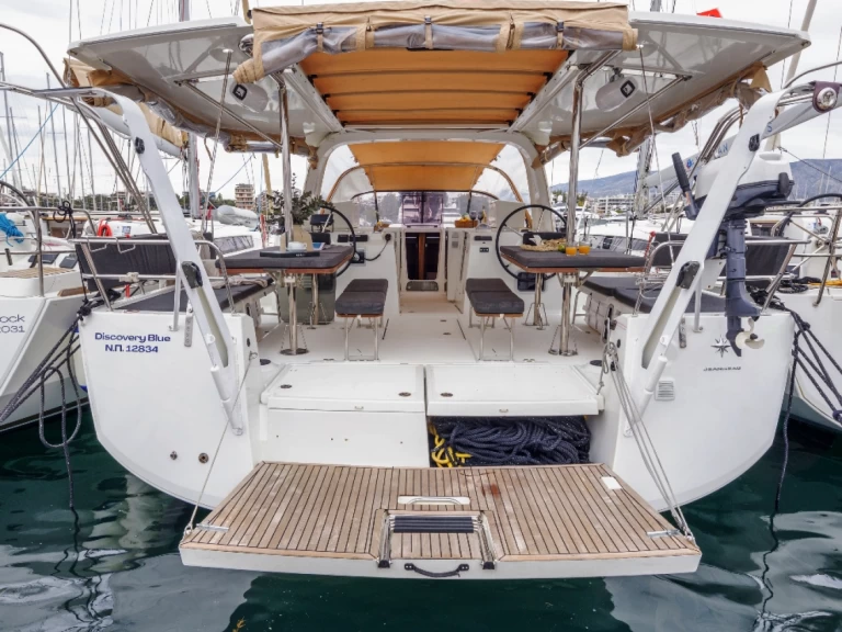 Żaglowiec do wynajmu w Nea Peramos w najlepszej cenie