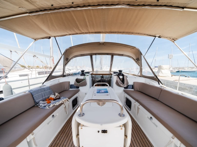 Wynajmij Żaglowiec z lub bez skippera Jeanneau w Rhodes (City)