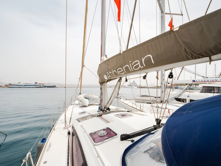 Jeanneau Jeanneau 53 między profesjonalistami a osobami prywatnymi w Lavrio