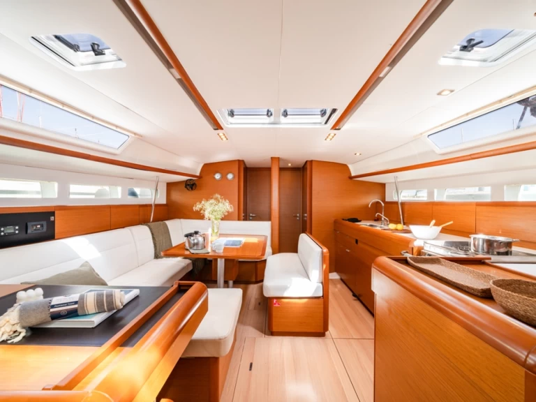 Wynajmij Jeanneau Sun Odyssey 519 w Rhodes (City)