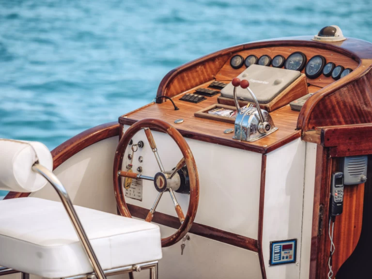 Wynajem łodzi Forio tanio Sparviero