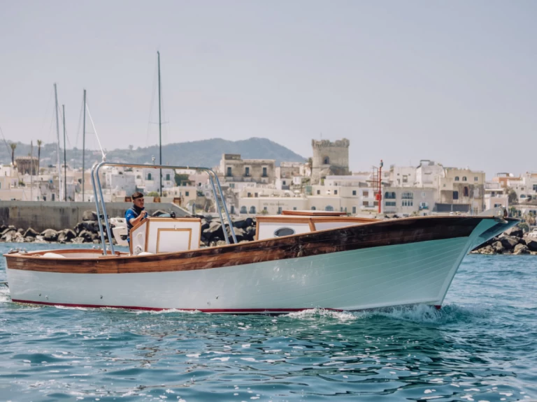 Wynajmij Motorówka z lub bez skippera O.P Nautica  w Forio