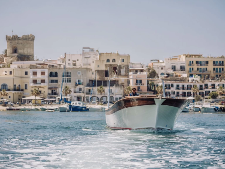 Wynajem Motorówka O.P Nautica  z patentem 