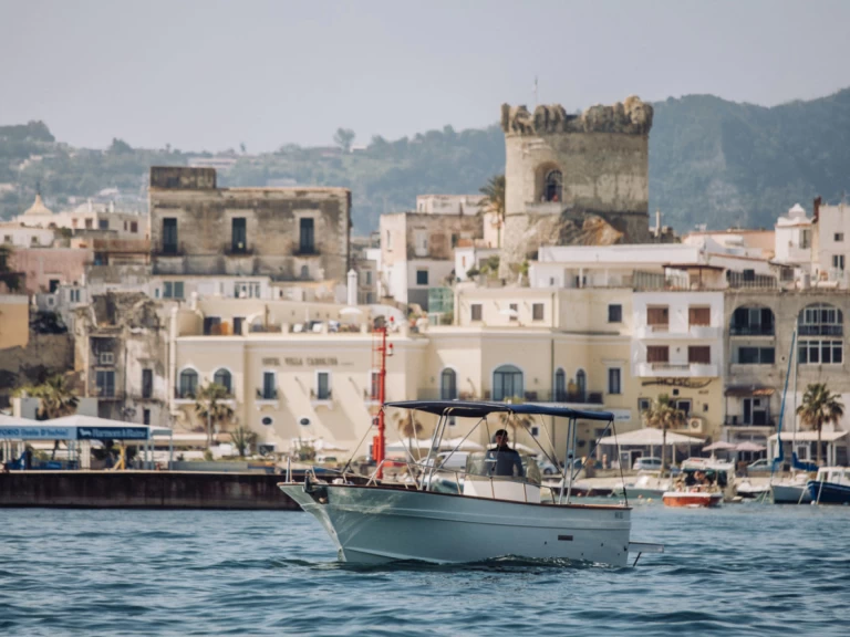 Wynajem łodzi Forio tanio Gozzo 780