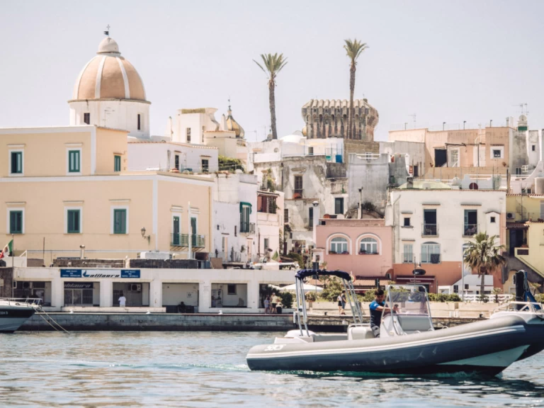 Wynajem łodzi Forio tanio 750