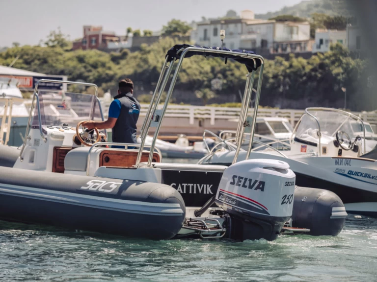 Wynajmij Łódż półsztywna z lub bez skippera Sacs w Forio