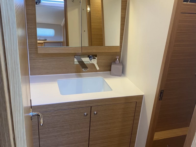 Wynajem Żaglowiec X-Yachts z patentem 