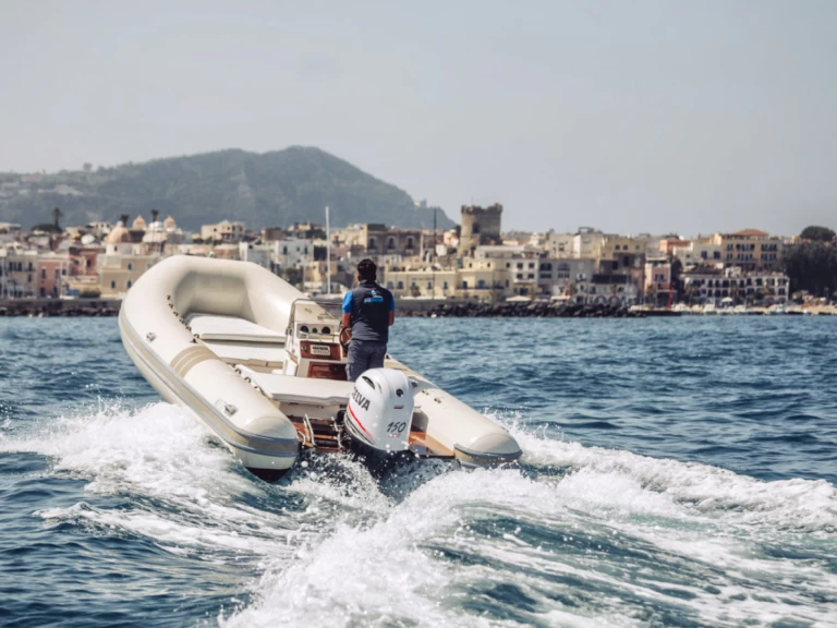 Alson 750 między profesjonalistami a osobami prywatnymi w Forio