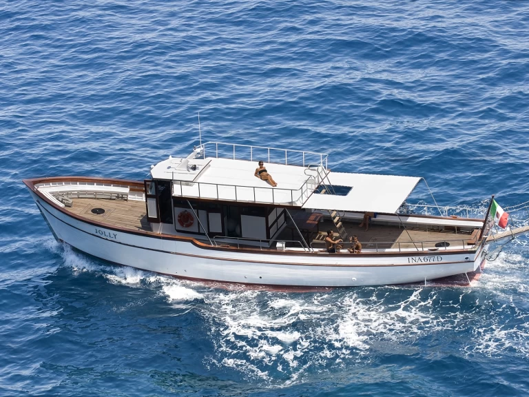 Wynajem łodzi Ischia tanio Benetti MS 20