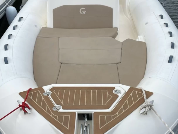 Wynajem Łódż półsztywna Capelli z patentem 