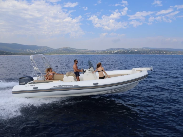 Wynajem Łódż półsztywna w Port de Saint-Cyprien Méditerranée - Capelli Tempest 775