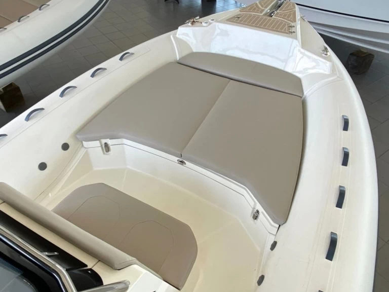 Wynajmij Łódż półsztywna z lub bez skippera Capelli w Port de Saint-Cyprien Méditerranée