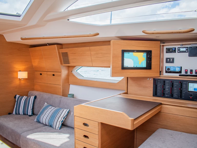 Wynajmij X-Yachts Xc47 w Olympic Marine