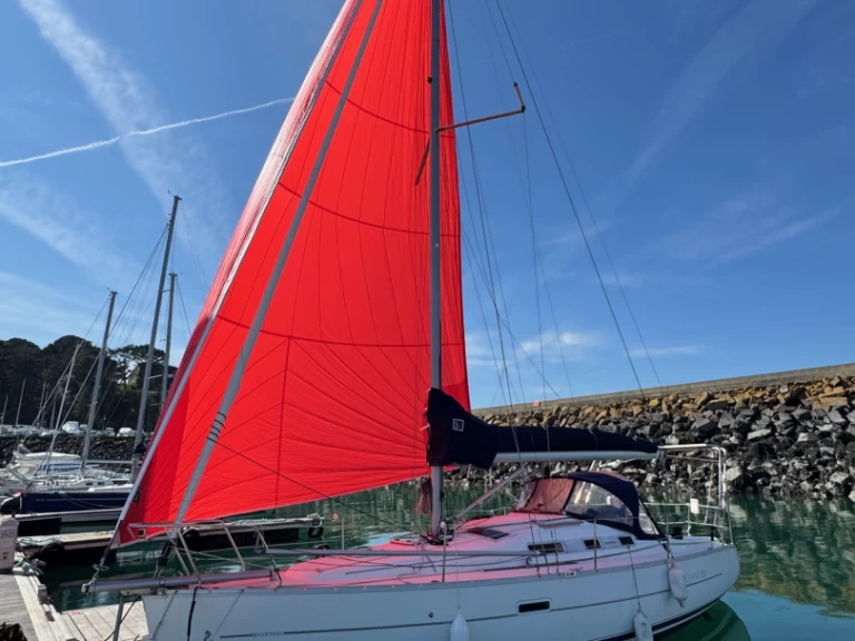 Wynajmij Bénéteau Oceanis 323 Clipper w Francja