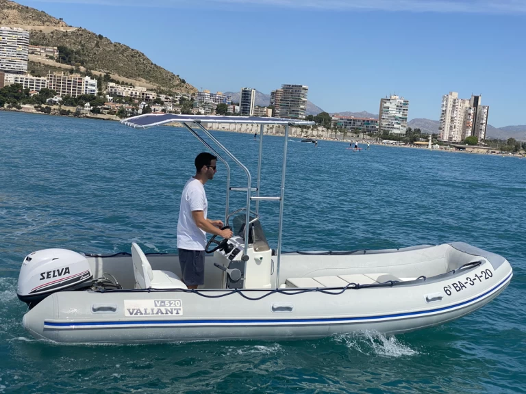 Wynajmij Łódż półsztywna z lub bez skippera Valiant w Calp / Calpe