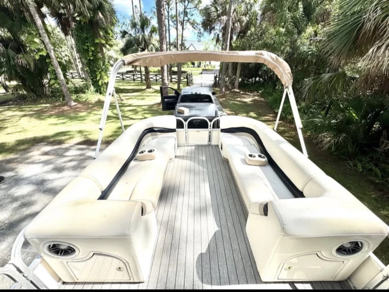 Wynajmij MAGBAY 43 CC w West Palm Beach