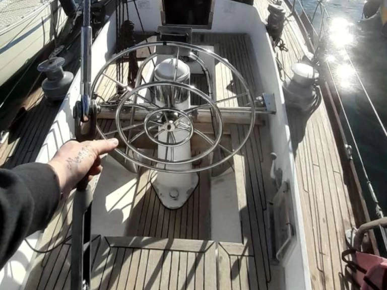 Wynajem łodzi Genova tanio 43 race