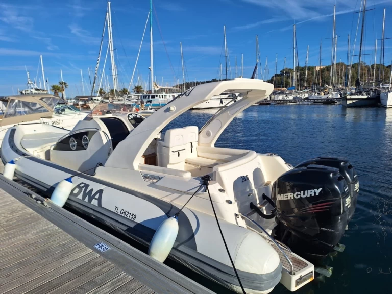 Wynajem Łódż półsztywna Bwa z patentem 