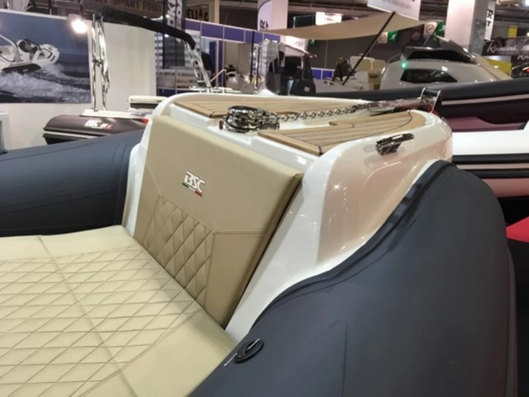 Bsc 70 Sport między profesjonalistami a osobami prywatnymi w Hyeres