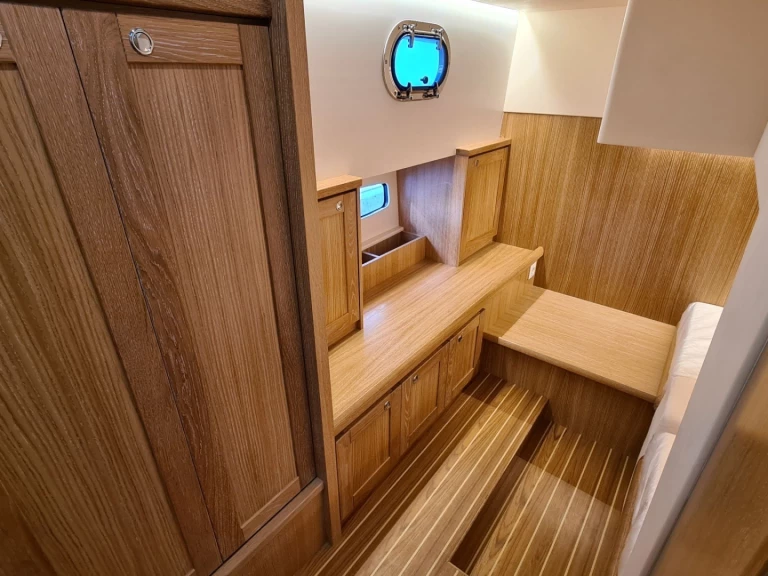 Motorówka do wynajmu w Hyeres w najlepszej cenie