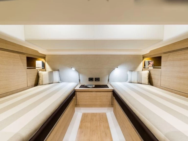 Motorówka do wynajmu w Hyeres w najlepszej cenie