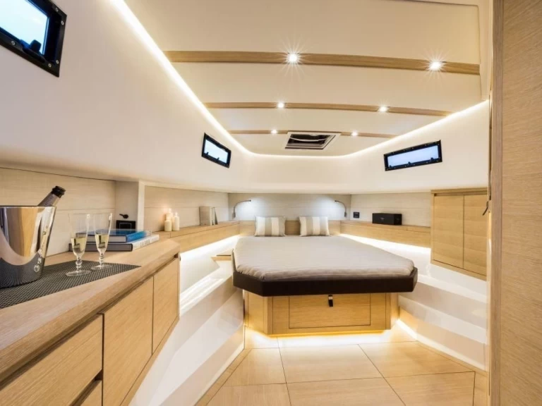 Cantiere Del Pardo PARDO między profesjonalistami a osobami prywatnymi w Hyeres