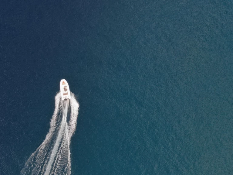 Wynajem Łódż półsztywna Zodiac z patentem 