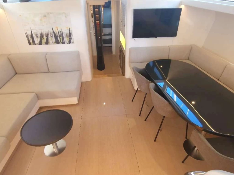 Wynajem łodzi Neapol tanio YKNOT