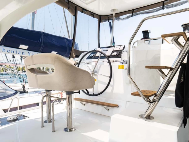 Wynajmij Lagoon Lagoon 42 w Nea Peramos