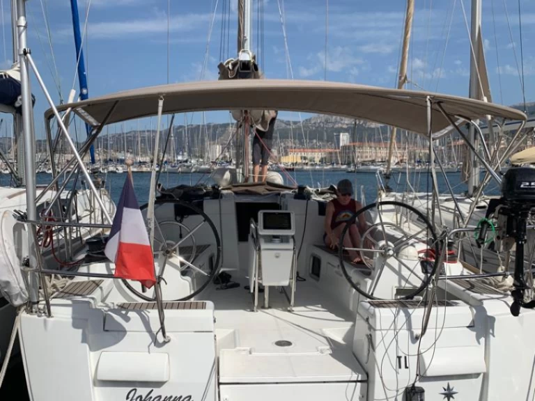 Wynajmij Jeanneau Sun Odyssey 439 w Toulon