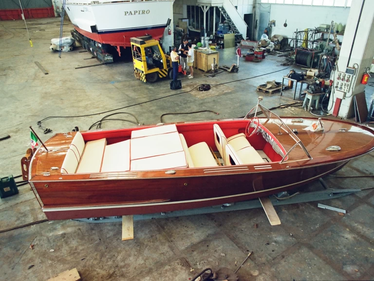 Wynajmij Motorówka z lub bez skippera Cantiere di Chiavari w Berlin