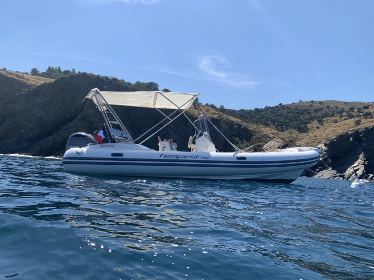 Wynajem w Port de Saint-Cyprien Méditerranée- Capelli Tempest 700 Sun na SamBoat