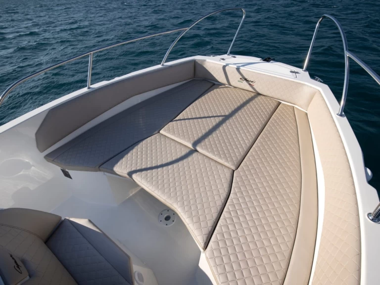 Wynajem Motorówka Cayman z patentem 