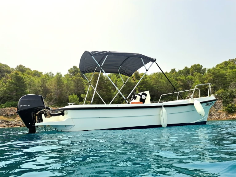 Wynajem Motorówka w Milna - Betina Open 500