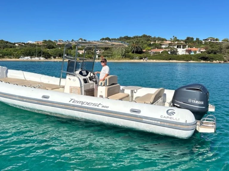 Wynajem w Poltu Quatu-  Capelli 900 Sun 250 HP na SamBoat