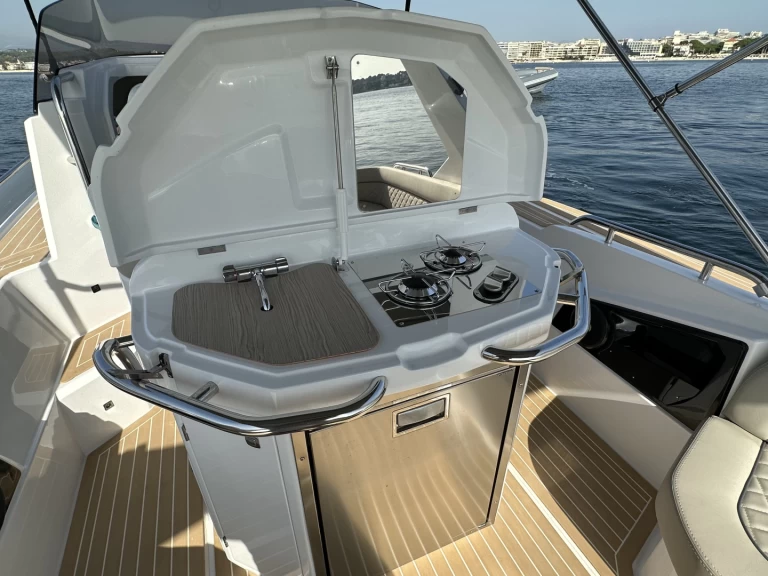 Salpa salpa 33 między profesjonalistami a osobami prywatnymi w Juan-les-Pins