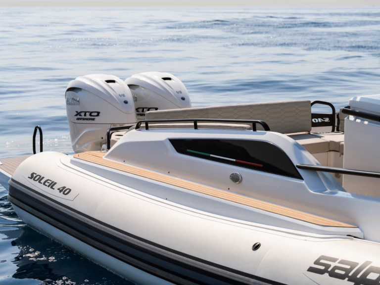 Salpa Salpa Soleil 40 między profesjonalistami a osobami prywatnymi w Juan-les-Pins