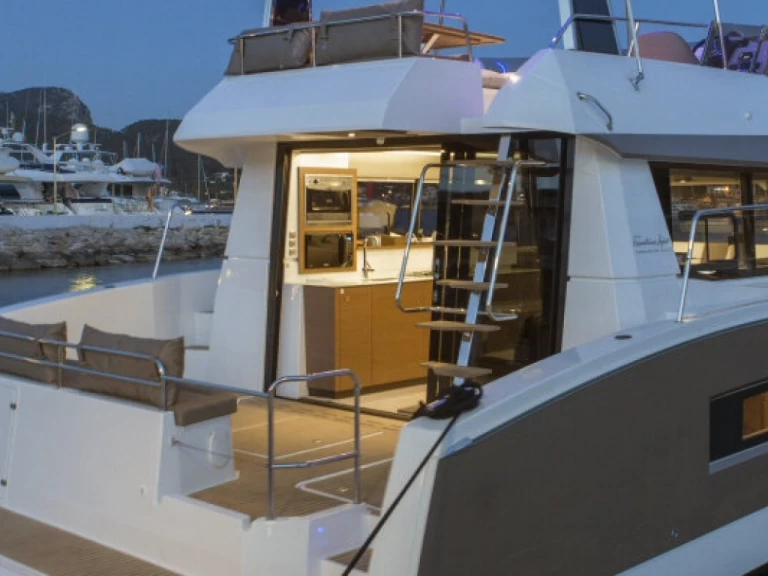 Wynajmij Fountaine Pajot Fountaine Pajot MY 37 w Primosten