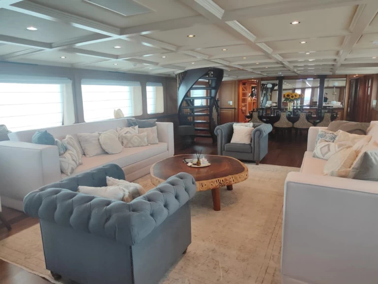 Wynajmij Luksusowy jacht z lub bez skippera  w Alimos