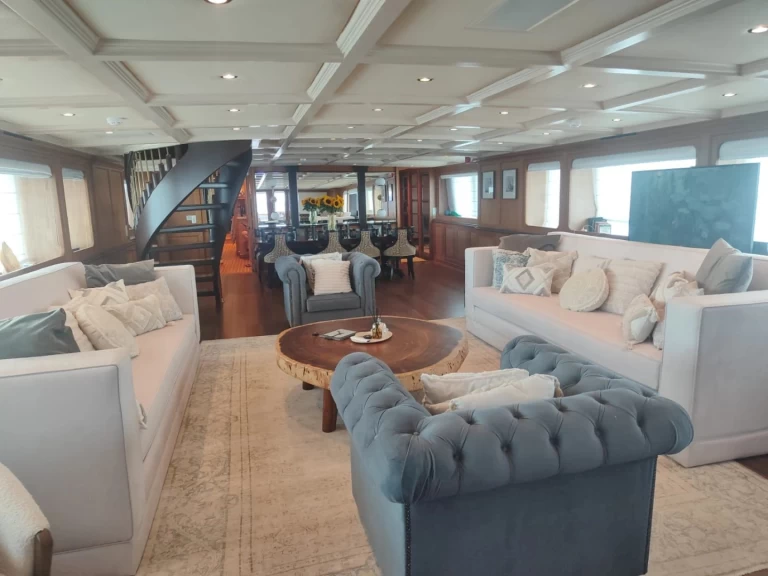 Wynajem Luksusowy jacht  z patentem 