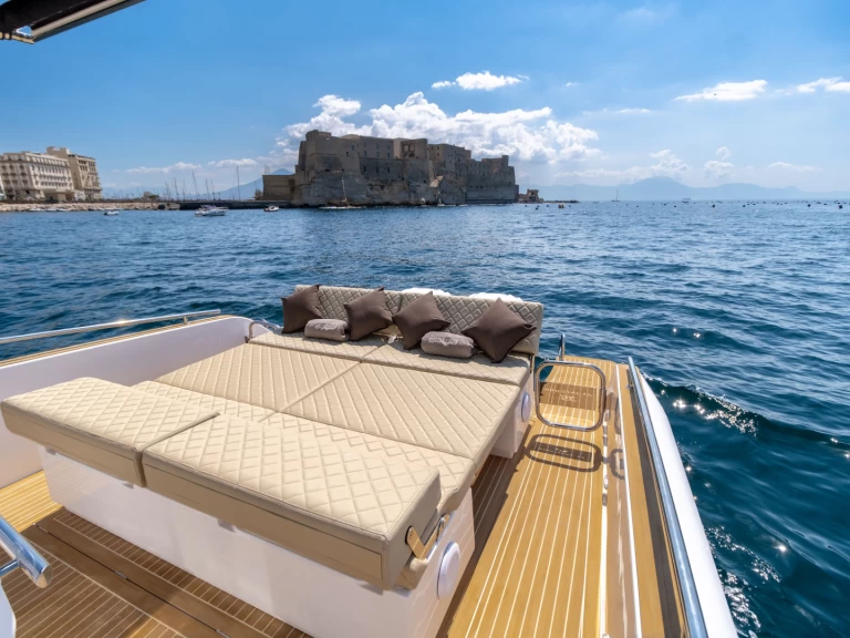 Wynajem Motorówka Salpa z patentem 